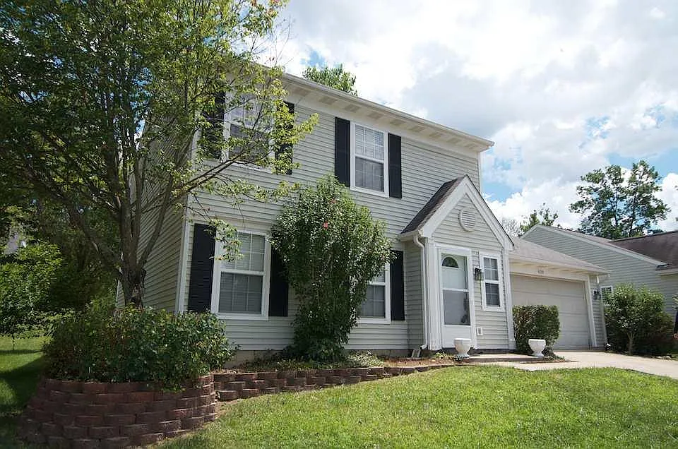 409 E Laurelwood Dr photo 1