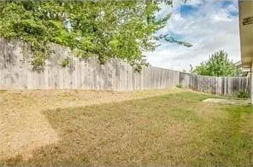 3 bed, 1637 sqft, $2,050 — Photo 2