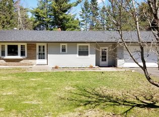 7 E Riverside Rd, Holyoke, MN 55733