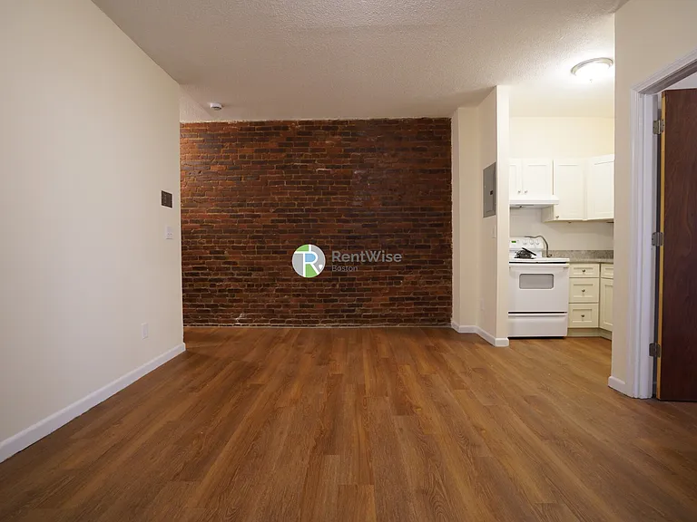 54 S Huntington Ave #4 — Photo 4