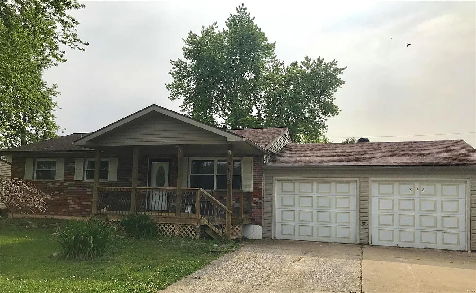 616 Hillside Dr photo 1