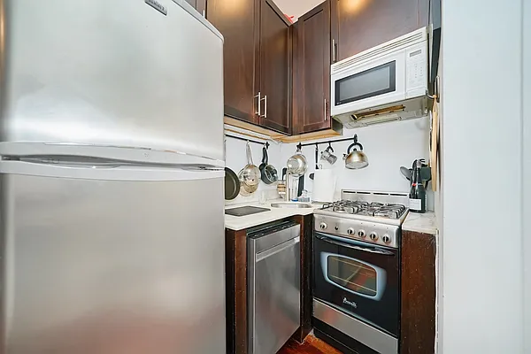 Rented by Living New York | media 11