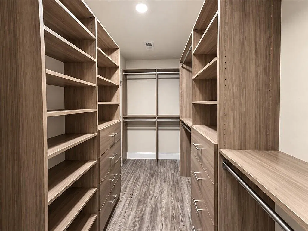 3 bed, 2.5 bath, 1524 sqft, $2,650 — Photo 3