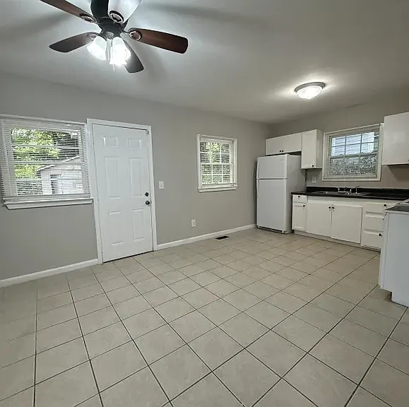 450 Forrest Ridge Dr NW — Photo 4