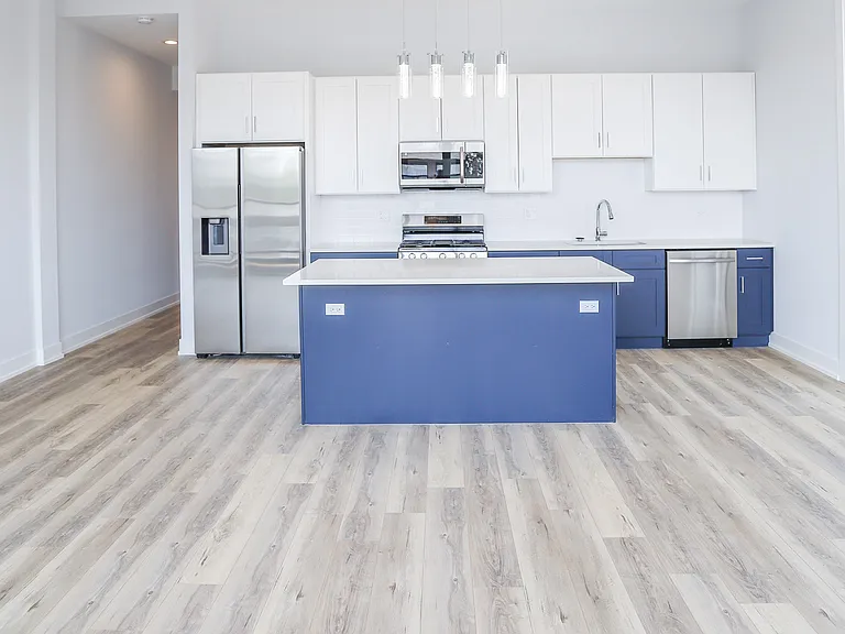 2402 W Carmen Ave #405 — Photo 1