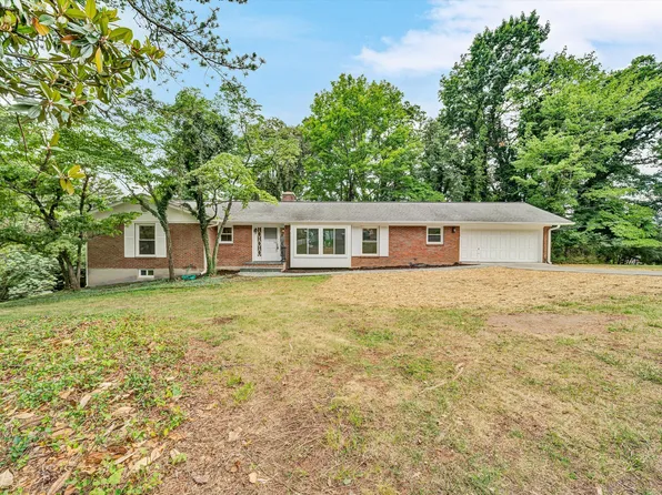 3751 Londonderry Dr SW, Roanoke, VA 24014