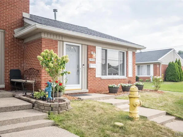 29150 Manchester St, Westland, MI 48185