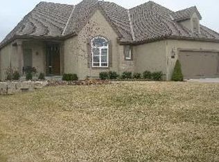5421 W 141st Ter, Leawood, KS 66224