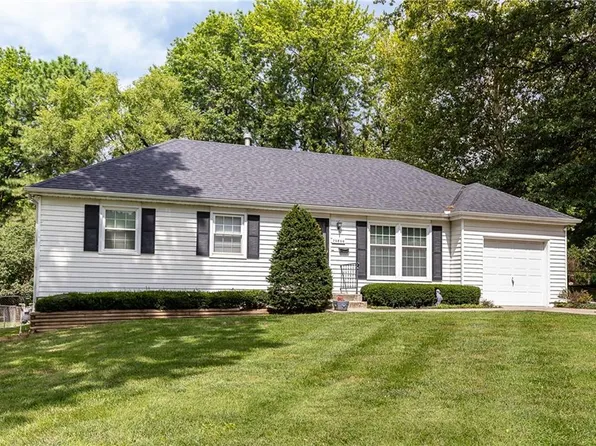 10806 W 72nd St, Shawnee, KS 66203
