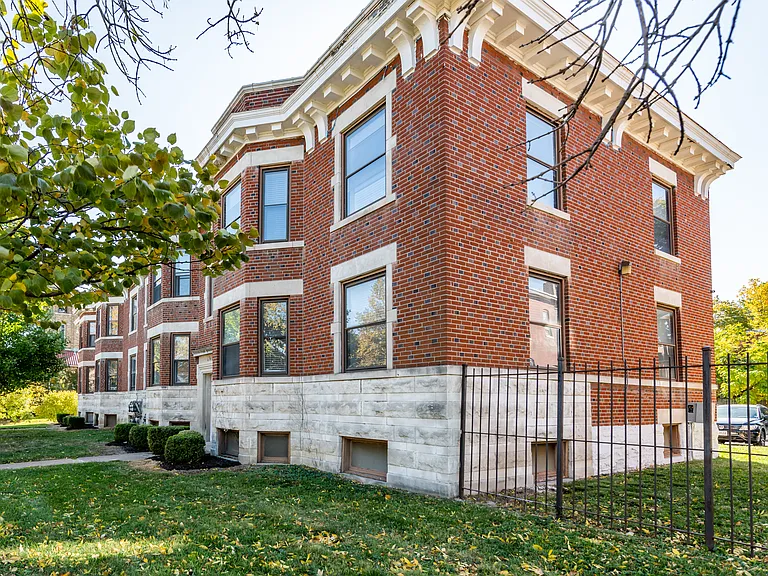 1910 Tower Grove Ave #2L — Photo 30