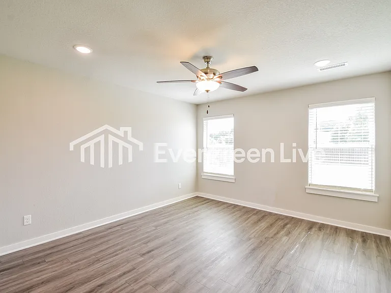 418 N Mojave St — Photo 7