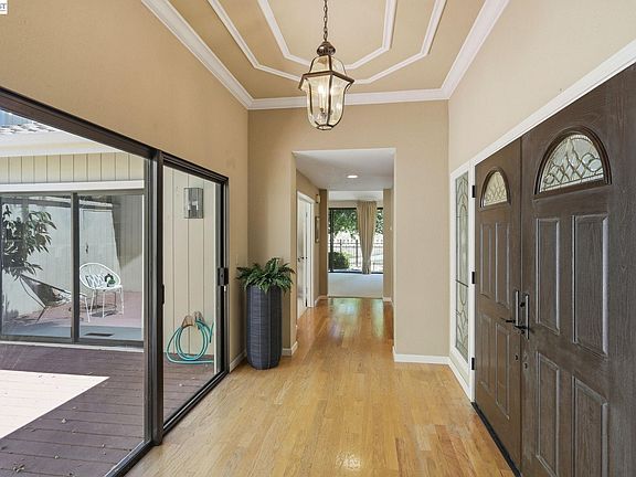 5th image of 3005 Live Oak Ct