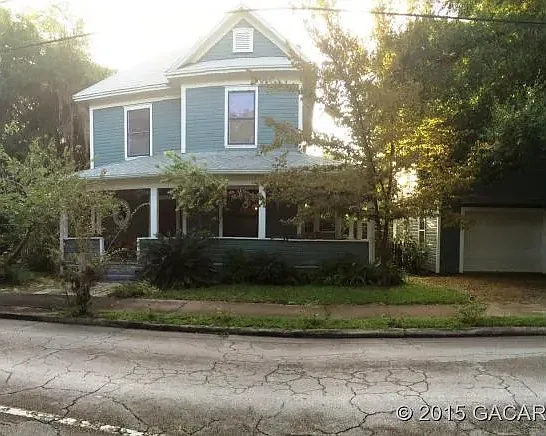 516 NE 2nd St — Photo 1