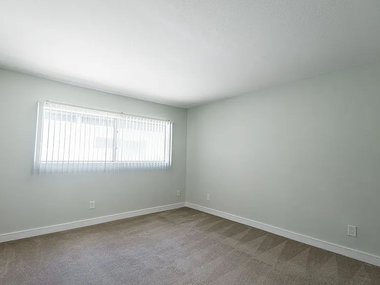 960 N. Alfred — Photo 27