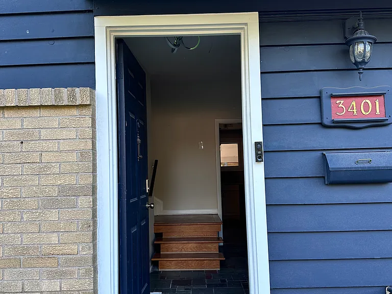 3401 Charlevoix Ave — Photo 3