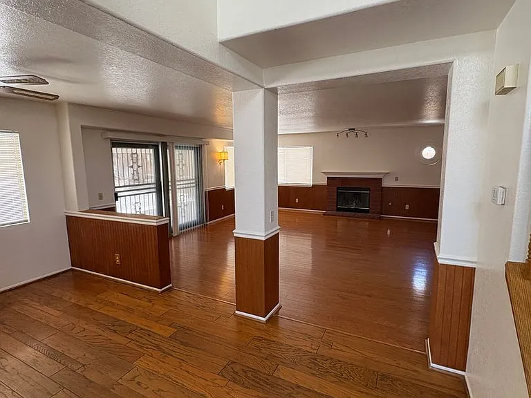 14333 La Crescenta Ave — Photo 3