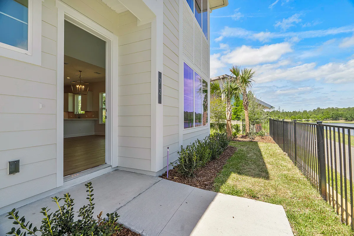 4 bed, 3.5 bath, 1966 sqft, $3,700 — Photo 2