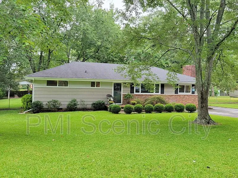 709 James Ave — Photo 2