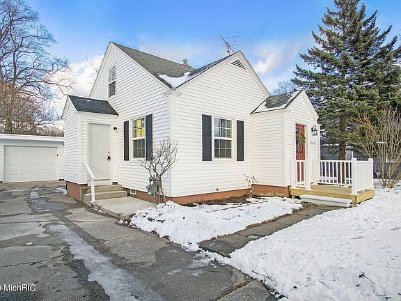 2nd image of 2154 W Sherman Blvd