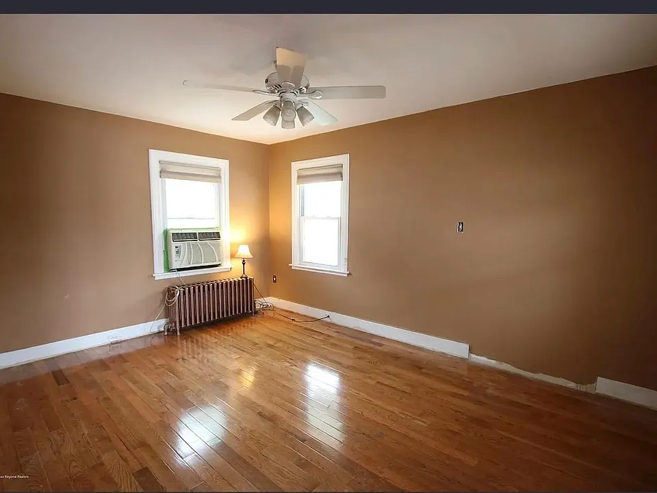 370A W Park Ave