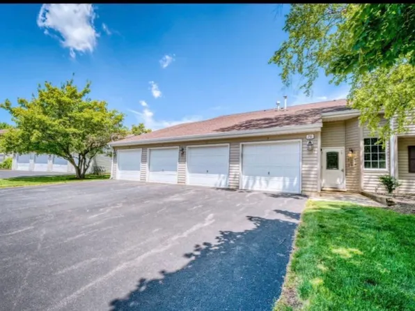 78 N Victoria Ln APT E, Streamwood, IL 60107