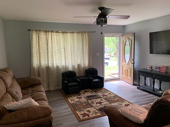 2nd image of 1130 Riverbend Blvd