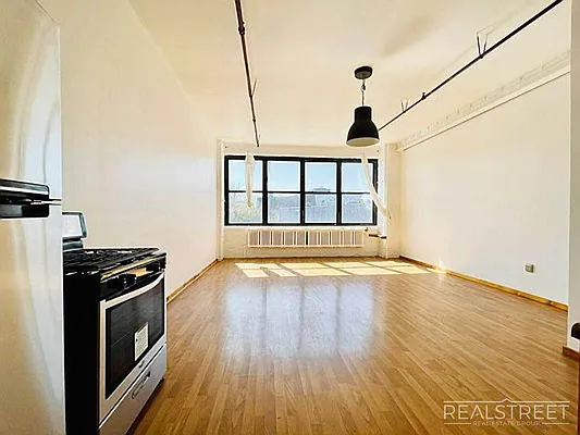 Rented by Real Street Inc | media 2