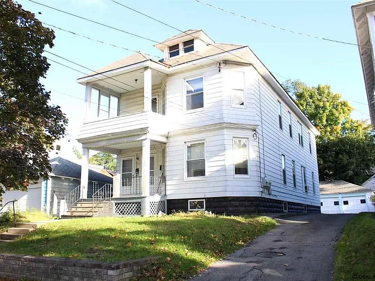 1321 Poplar St — Photo 5