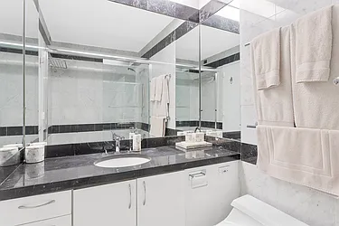 Rented by R New York