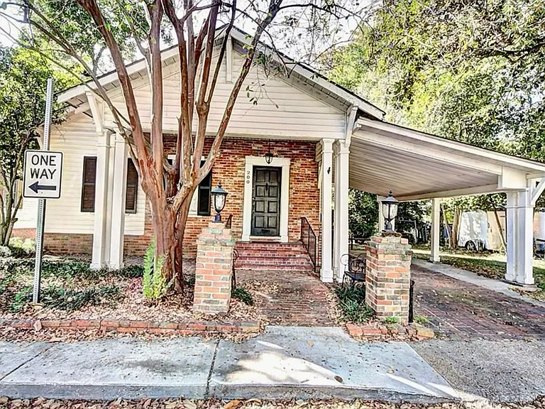 200 Cypress Ave — Photo 1
