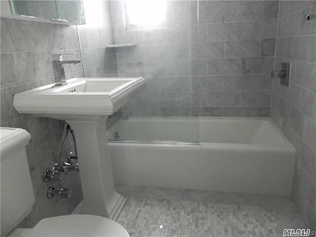 17 Schenck Ave #3B — Photo 10