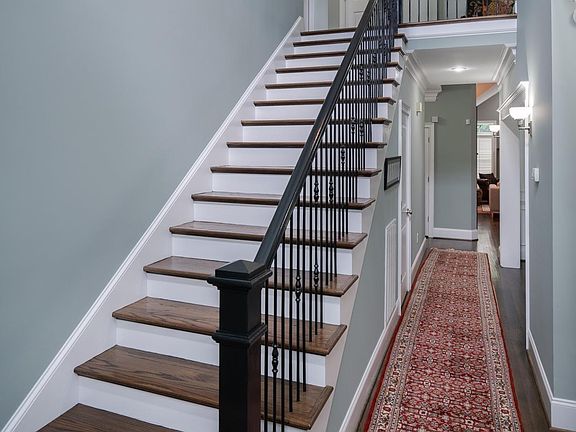 4th image of 114 Asbury Ave
