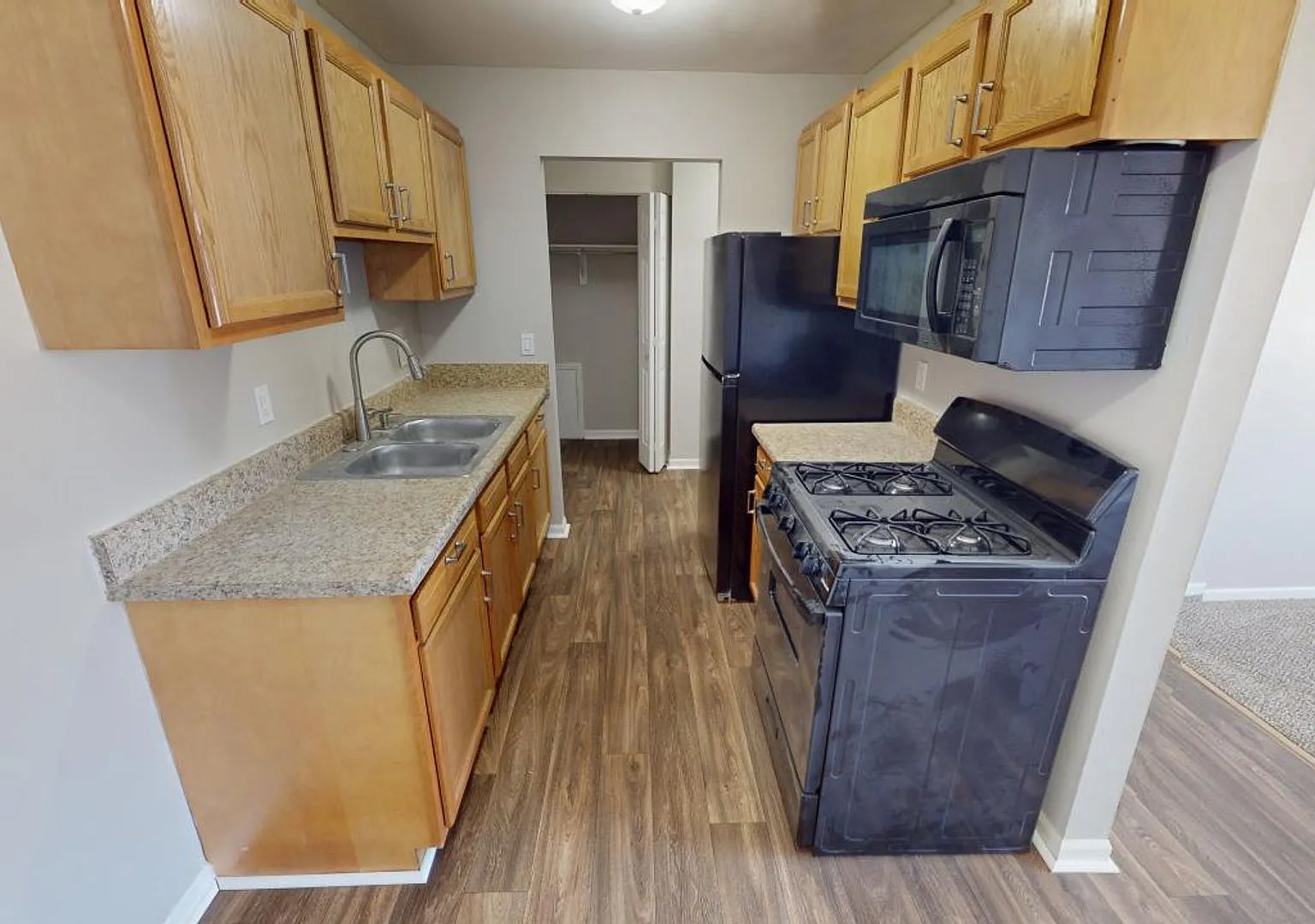 Hidden Pines Apartments — Photo 2
