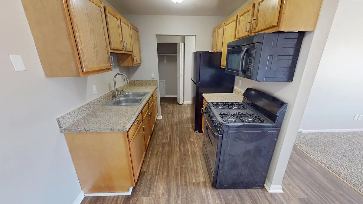 Building Photo - Hidden Pines Apartments