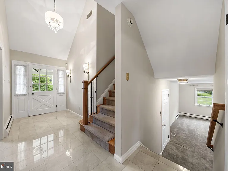 1026 Waltham Rd — Photo 13