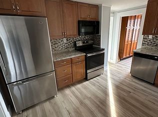 49-51 Neipsic Rd, Glastonbury, CT 06033