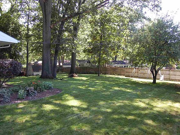 3rd image of 58425 Ironwood Dr