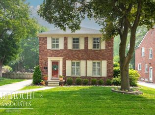 445 Roland Rd, Grosse Pointe Farms, MI 48236