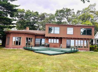 89 Bay Shore Dr, Bay City, MI