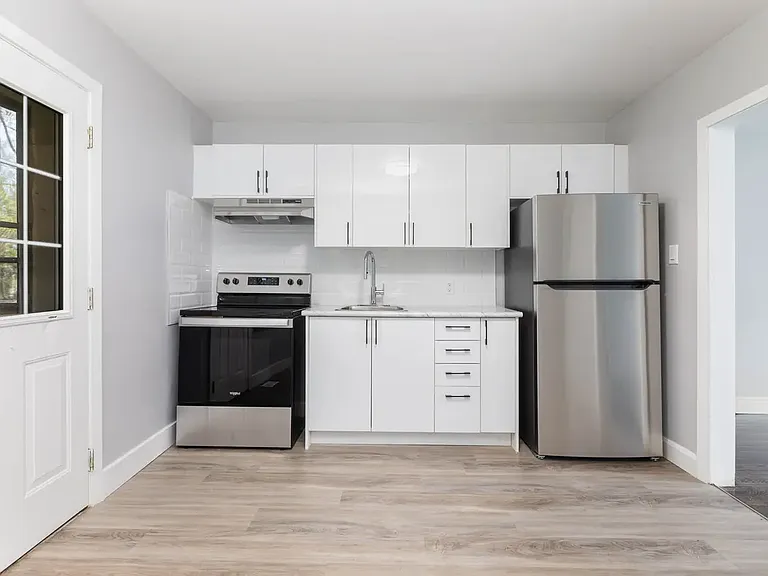 1275 A Clonsilla Ave #B — Photo 8
