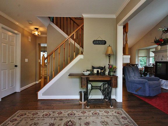 4th image of 6816 Maddux Dr