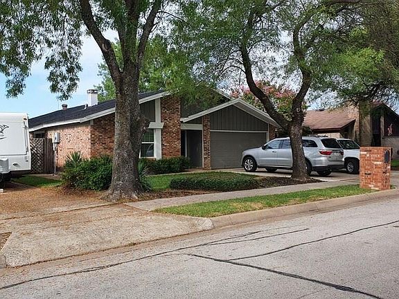 3rd image of 3047 Old Orchard Ln