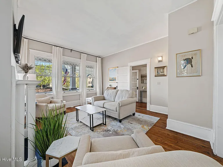 308 Dock St #LOWER — Photo 11