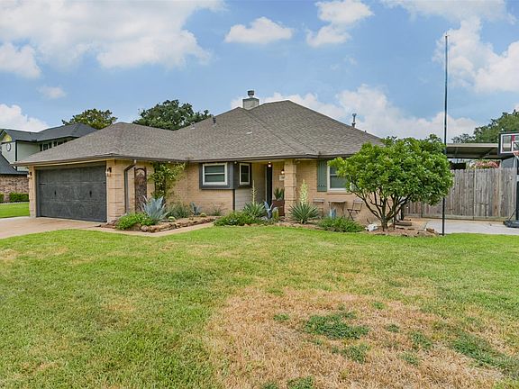 2nd image of 1422 Roosevelt Dr
