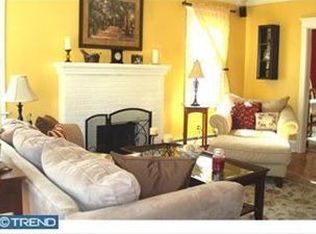 52 Ridgeway Ave, Oaklyn, NJ 08107