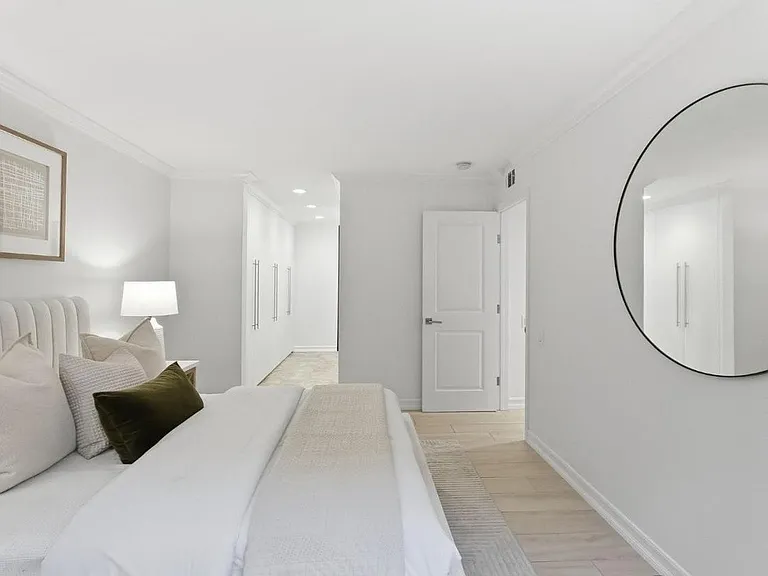 3335 La Mesa Dr — Photo 12
