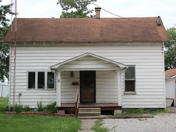11 NW 5th St, Casey, IL 62420