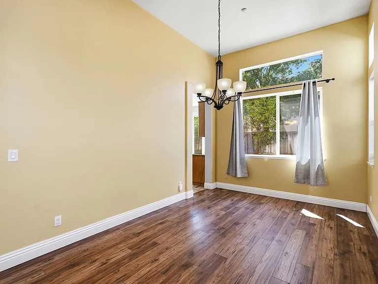 871 Larkspur Ln — Photo 13