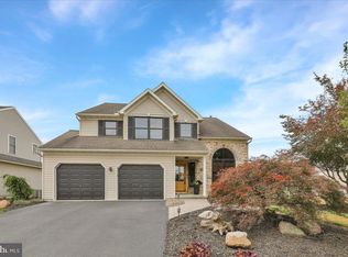 112 Running Creek Dr, Sinking Spring, PA 19608