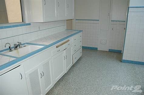 109-kitchen1